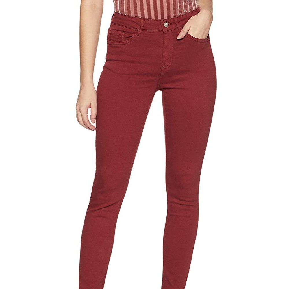 FOREVER 21 MAROON SKINNY JEANS